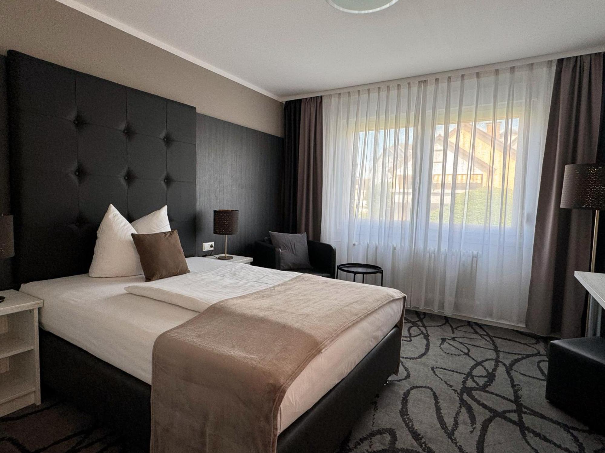 Eisberg Hotel Schwanen Lahr  Ngoại thất bức ảnh