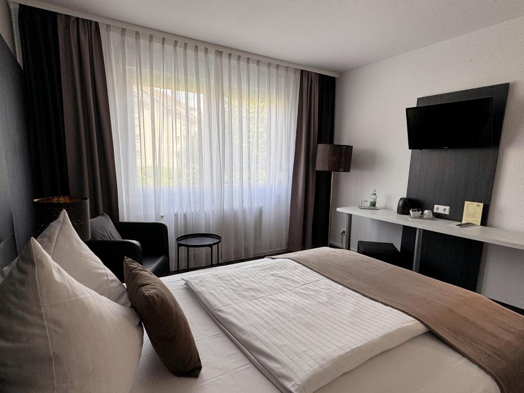 Eisberg Hotel Schwanen Lahr  Ngoại thất bức ảnh